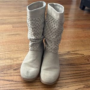 TOMS Boots Women’s Size 8